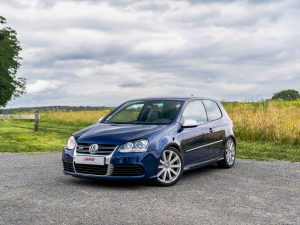 VOLKSWAGEN GOLF V R32