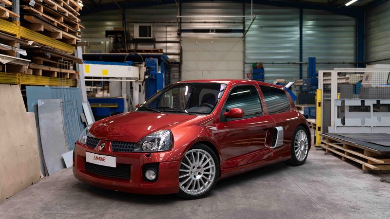 RENAULT CLIO V6