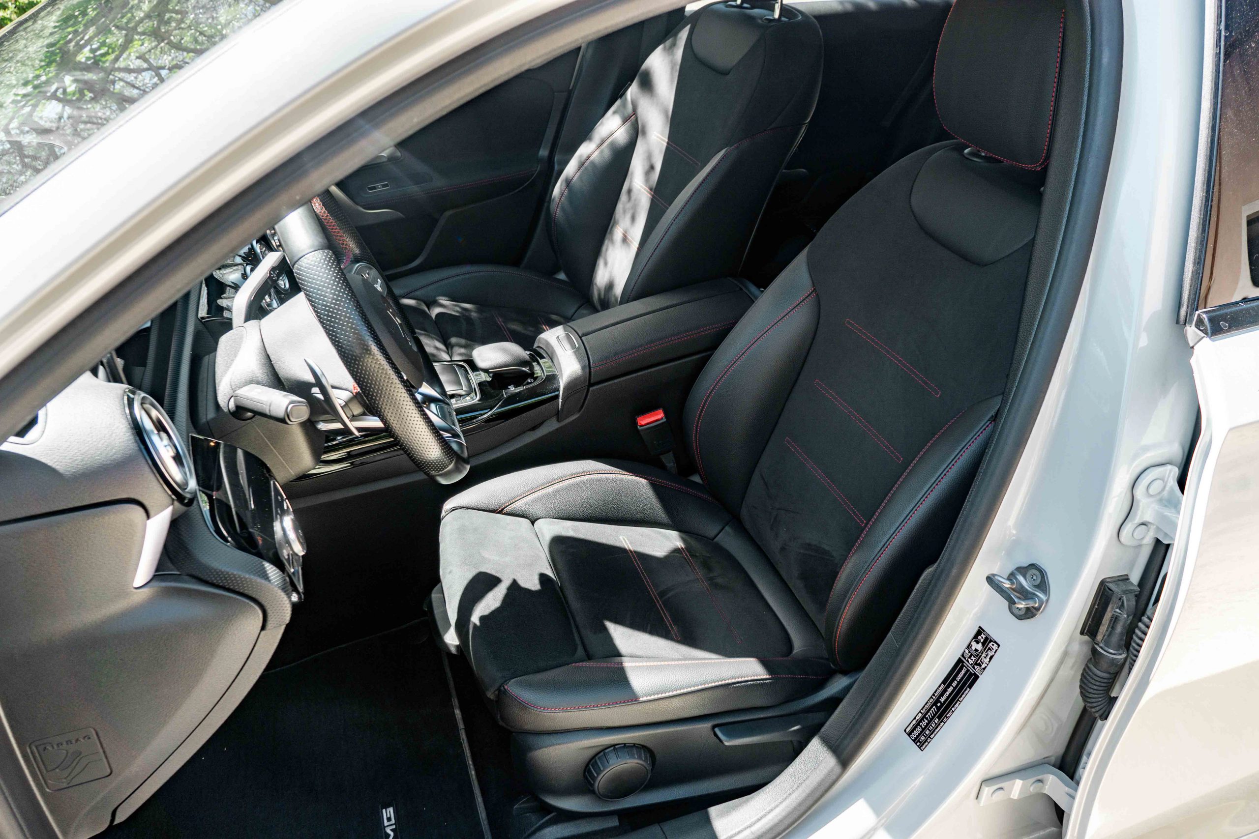 MERCEDES-BENZ A35 AMG – Image 40
