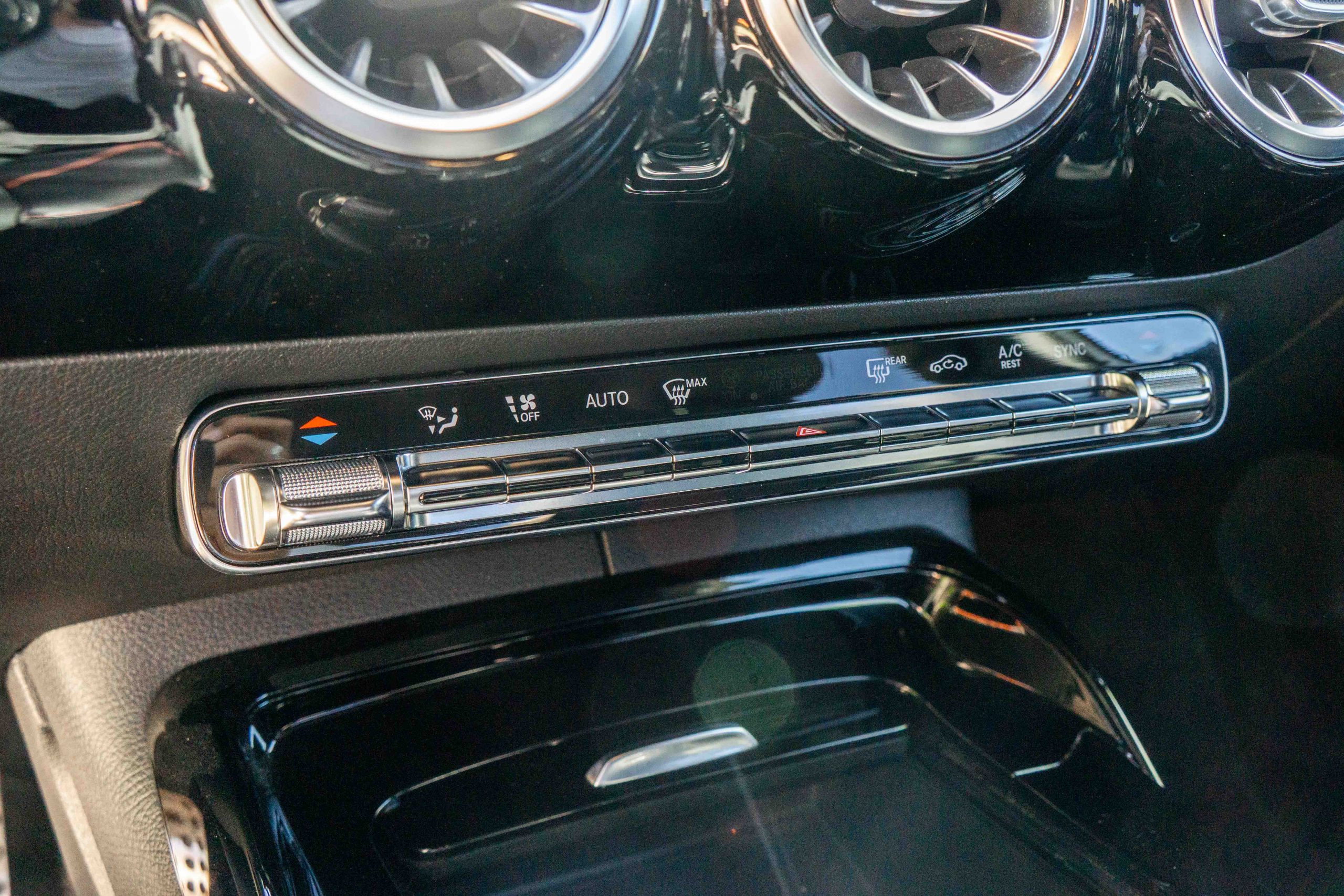 MERCEDES-BENZ A35 AMG – Image 43